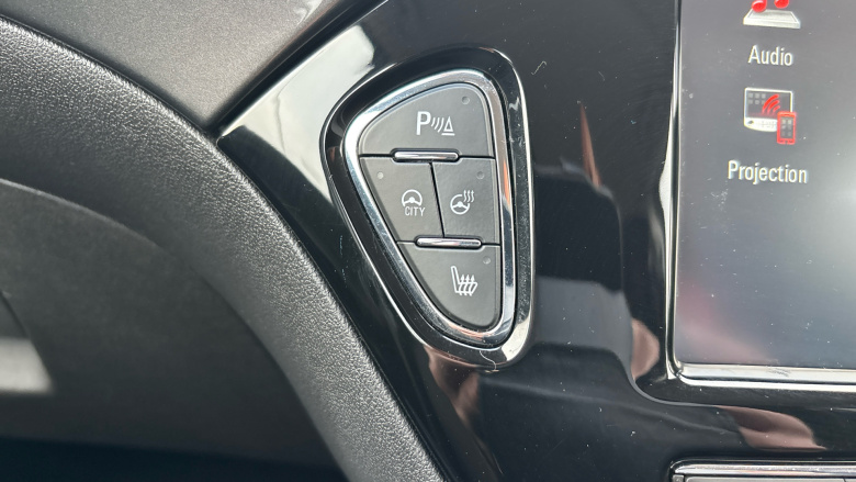 Vauxhall Corsa 1.4 SE Nav 5dr Petrol Hatchback